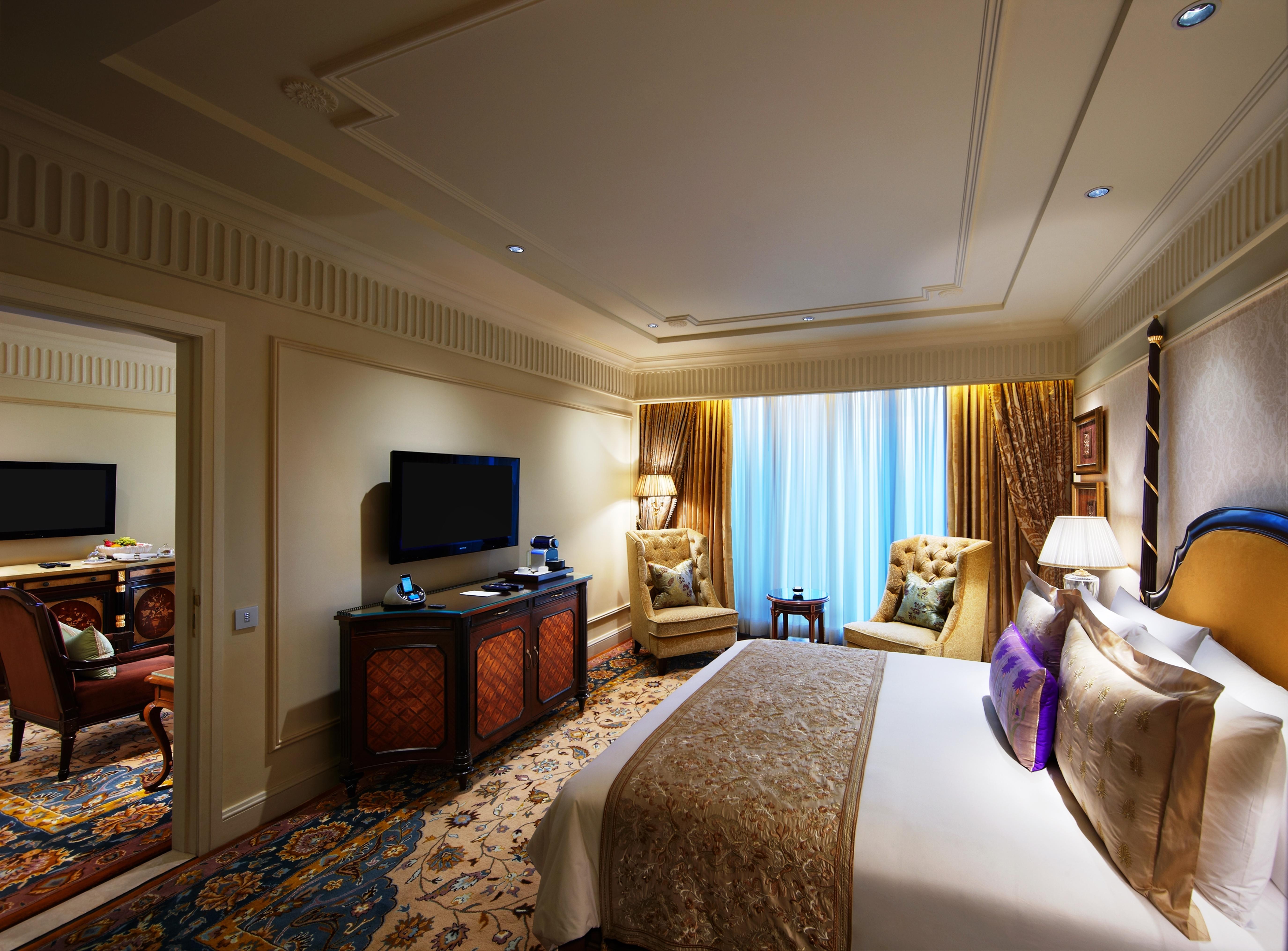 The Leela Palace Nuova Delhi Esterno foto A suite at the hotel