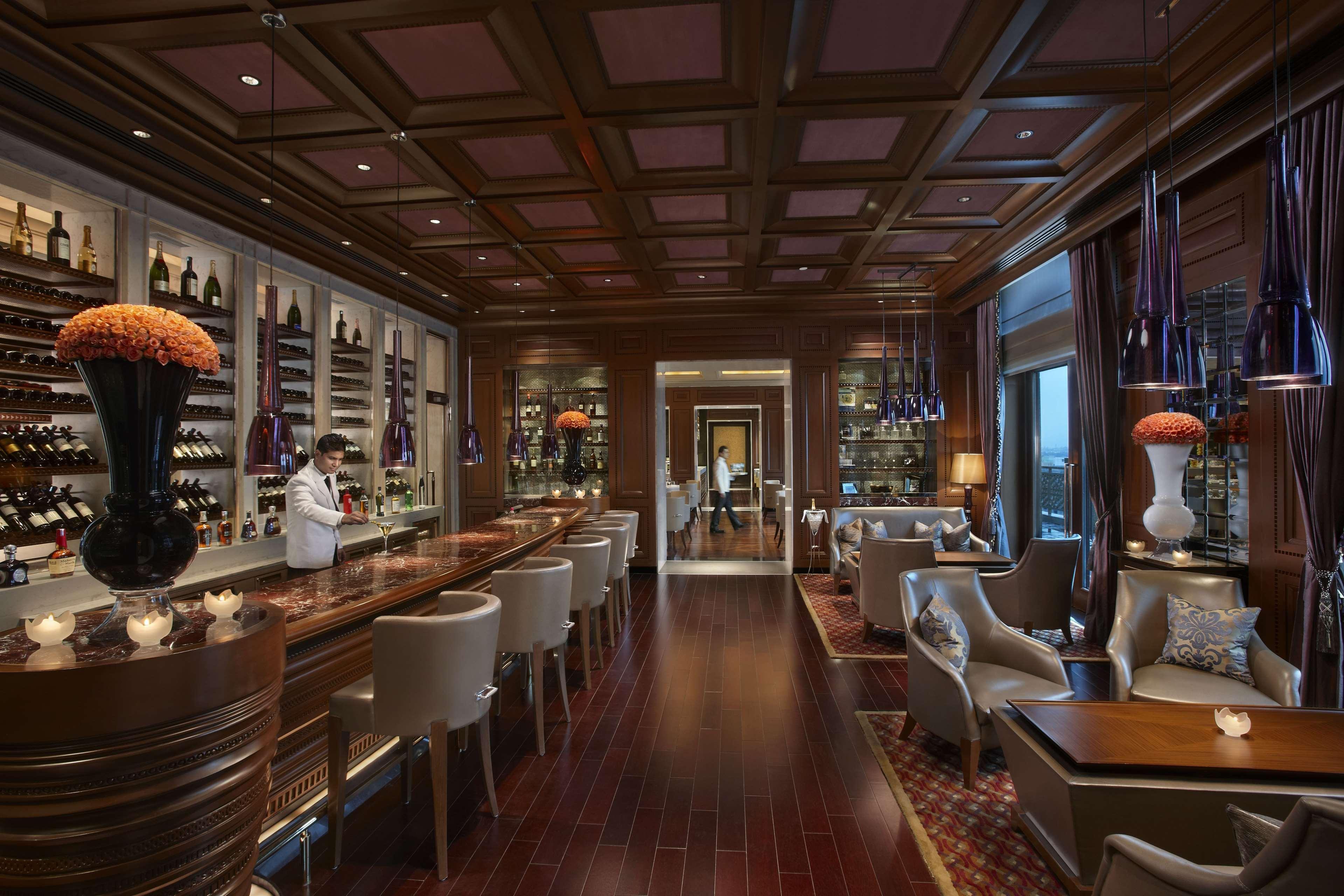 The Leela Palace Nuova Delhi Ristorante foto The Bar