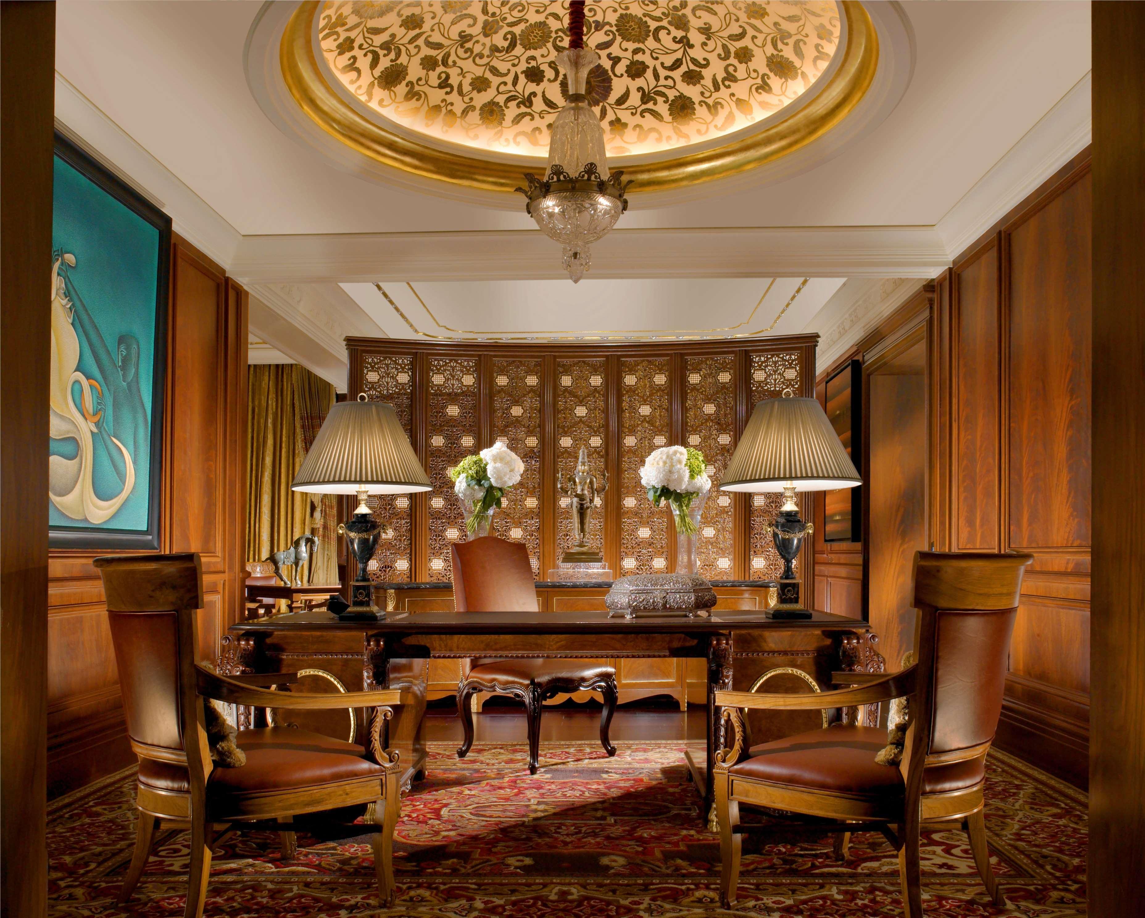 The Leela Palace Nuova Delhi Esterno foto The lobby of the Mandarin Oriental, Bangkok