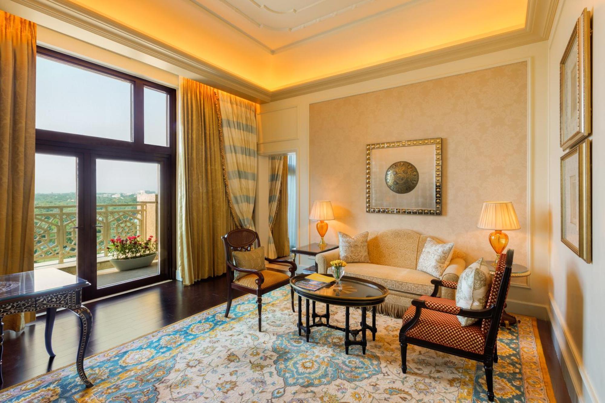 The Leela Palace Nuova Delhi Esterno foto A living room at the Taj Mahal Palace, Mumbai