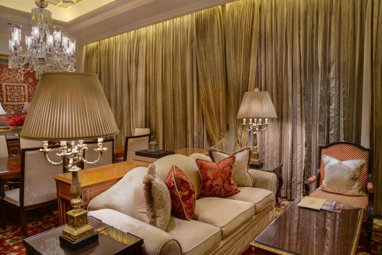 The Leela Palace Nuova Delhi Esterno foto A living room at the Imperial