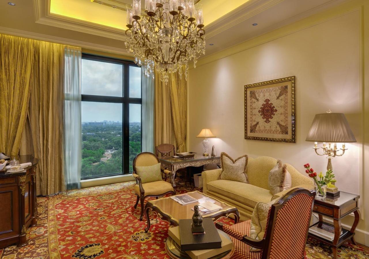 The Leela Palace Nuova Delhi Esterno foto A suite at the Taj Mahal Palace, Mumbai