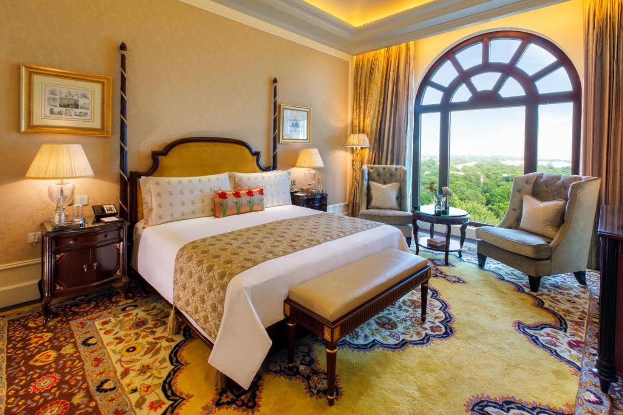 The Leela Palace Nuova Delhi Esterno foto A room at the Taj Bengal
