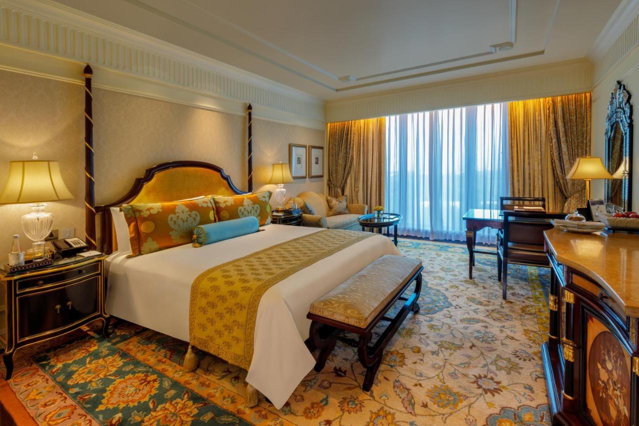 The Leela Palace Nuova Delhi Esterno foto A suite at the Taj Mahal Palace