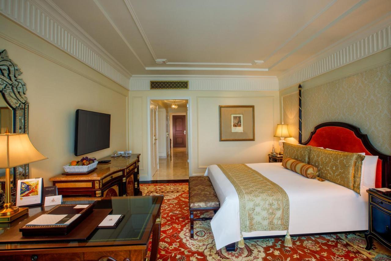 The Leela Palace Nuova Delhi Esterno foto A room at the Taj Mahal Palace